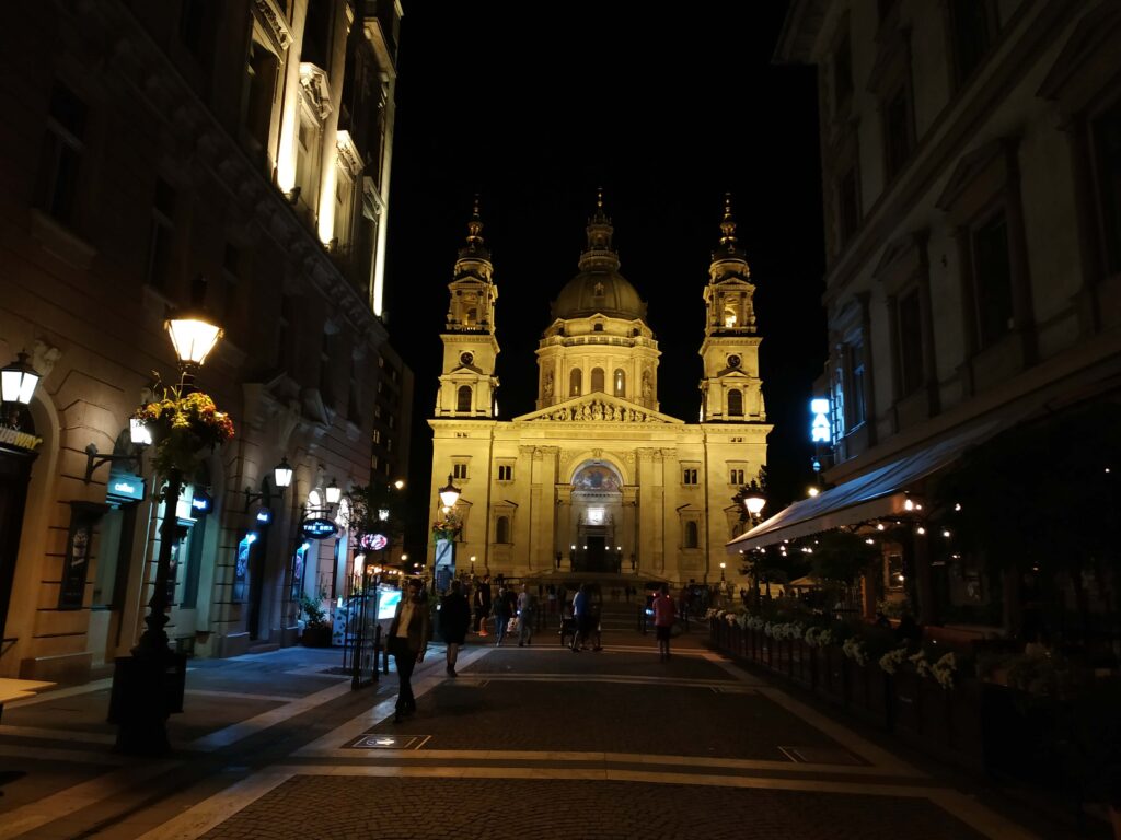 Basílica San Esteban Noche