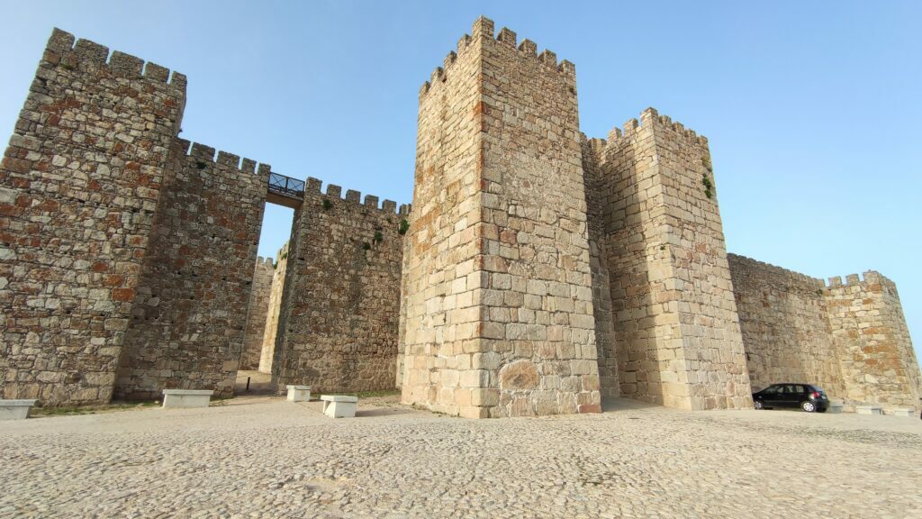 Murallas castillo de Trujillo