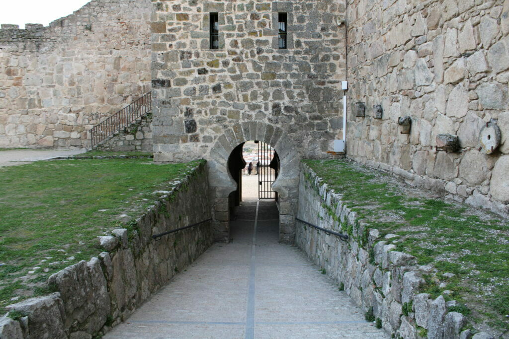 Entrada castillo de Trujillo