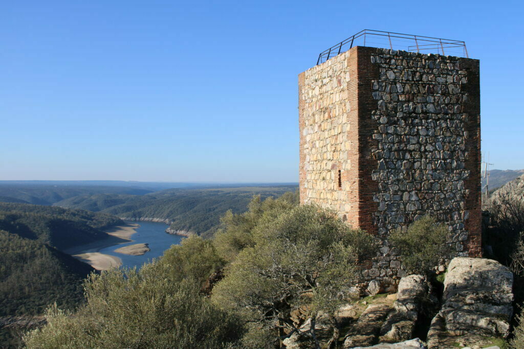 Torre del Homenaje ruinas Castillo de Monfragüe
