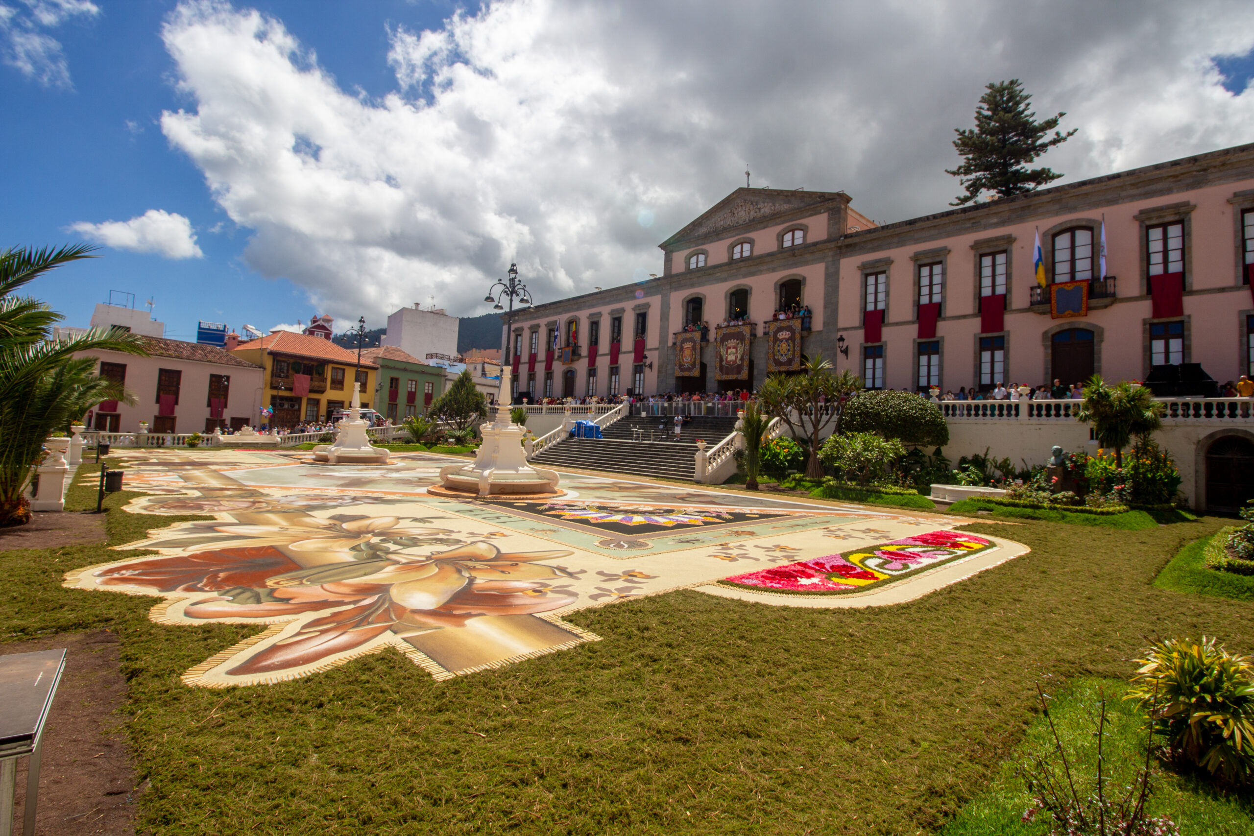Plaza del Ayuntamiento de La Orotava en el Corpus Christi 2019