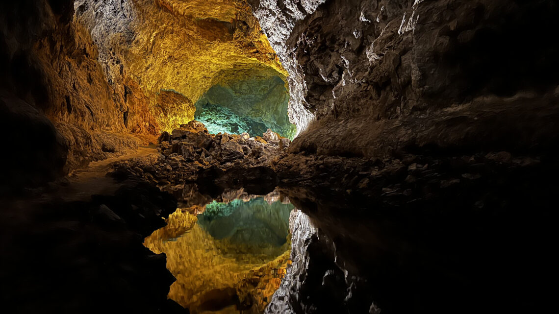 Sala de los reflejos, Cueva de los Verdes