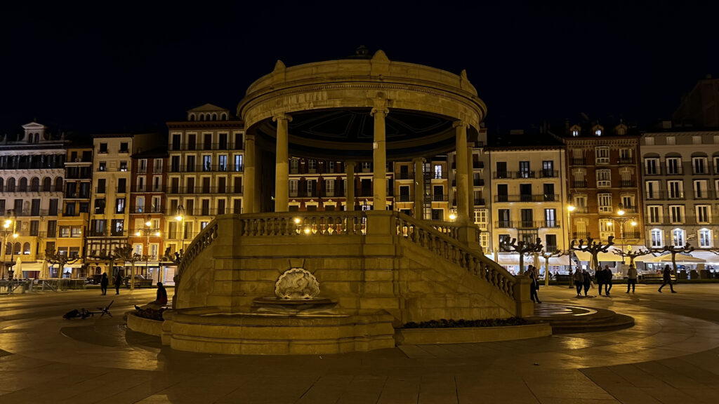 Plaza del Castillo, por la noche