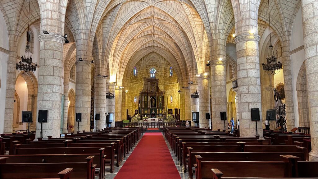 Interior Catedral de Santo Domingo