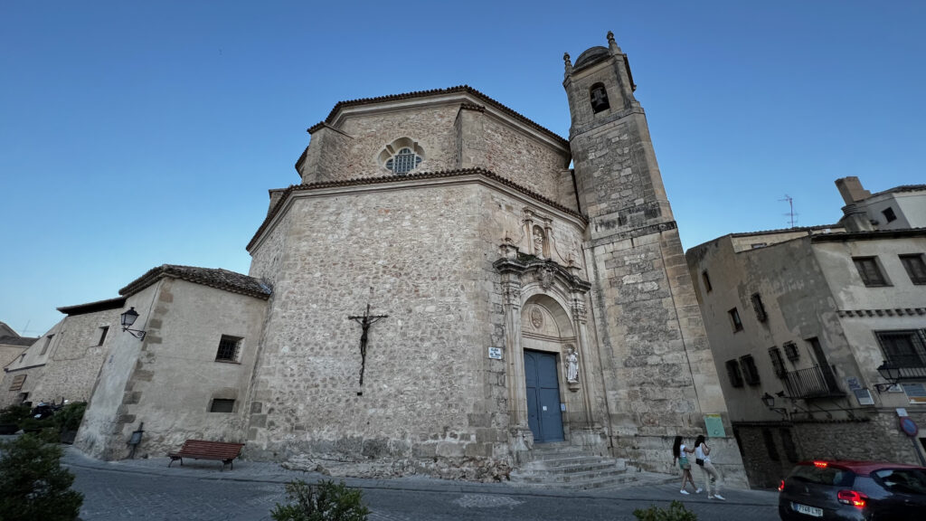 Iglesia de Santiago y San Pedro