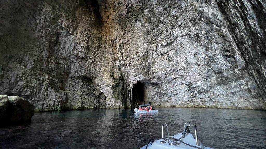 Cueva de Haxhi Ali, Península de Karaburun, Vlorë
