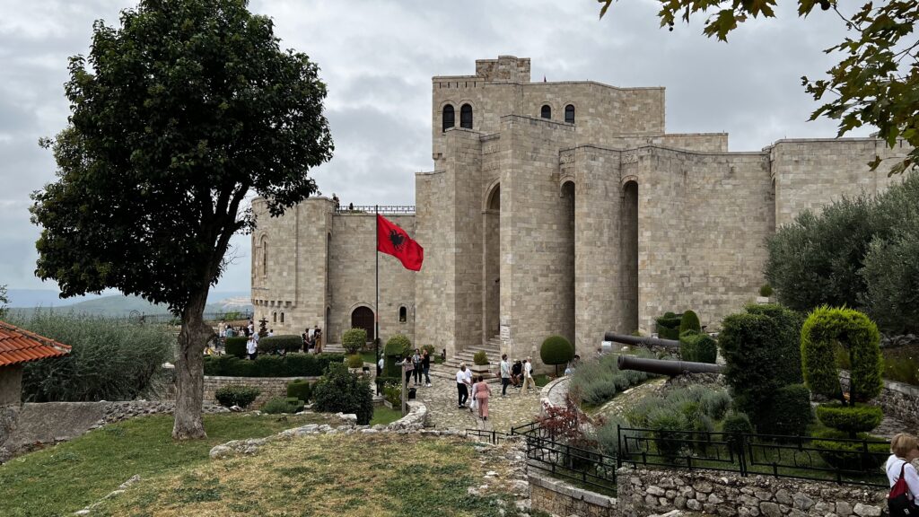 Castillo de Krujë, Museo de Skanderbeg