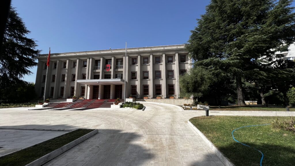 Oficina de Presidencia del Gobierno de Albania, Tirana
