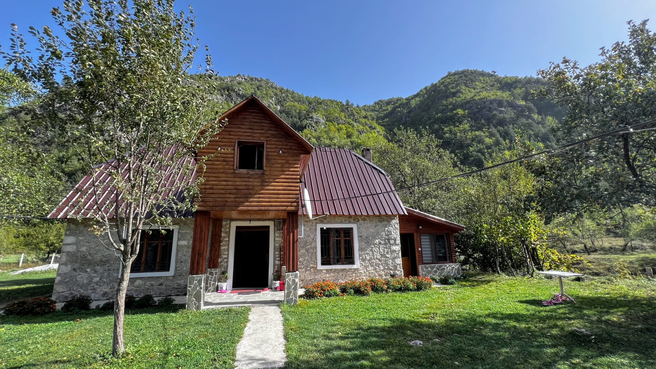 Hotel Bujtina Pllumi Theth, Albania